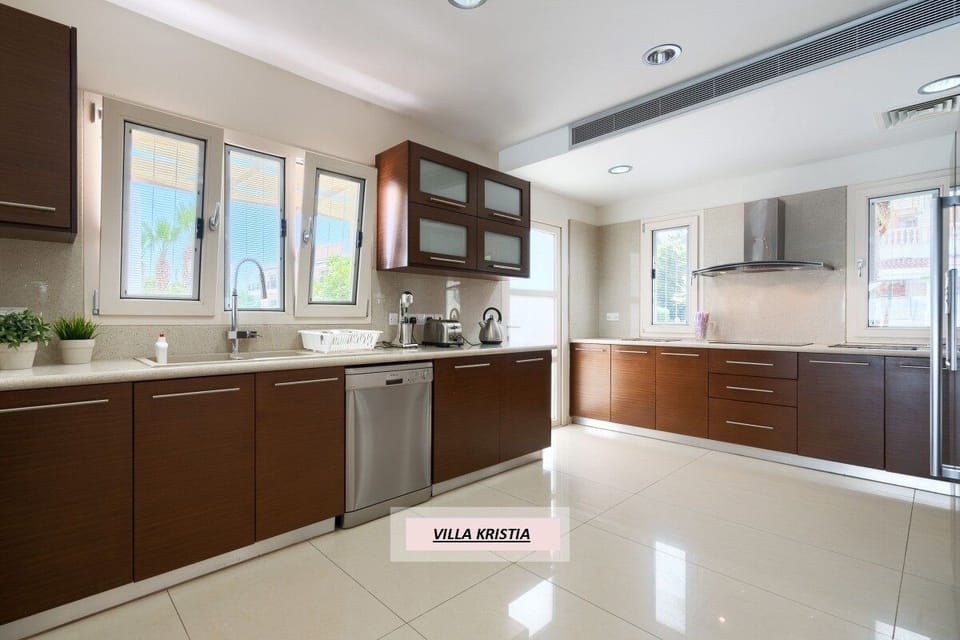 Luxury Villa | Private kitchen | Coffee/tea maker, fridge, microwave, dishwasher