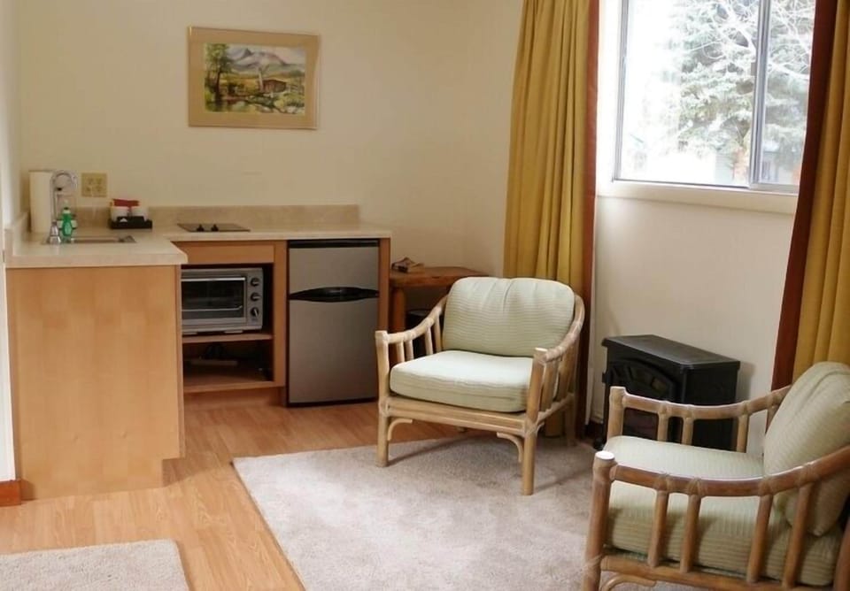 Standard Double Room, Private Bathroom (Room 12 - Pet-friendly)