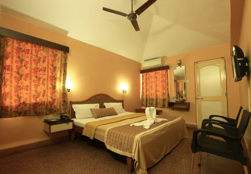 In-room safe, rollaway beds, free WiFi