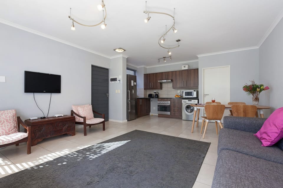 Apartment (1 Bedroom) | 1 bedroom, in-room safe, iron/ironing board, free WiFi