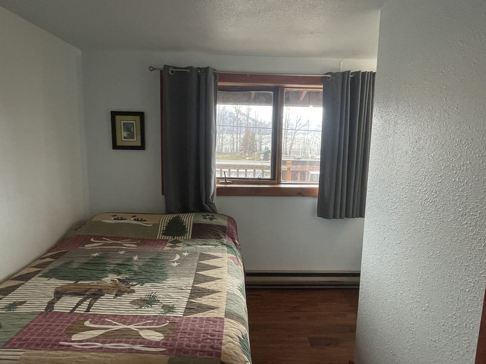 Standard Room, 1 Double Bed, Non Smoking (Single Room) | Blackout drapes, free WiFi, bed sheets