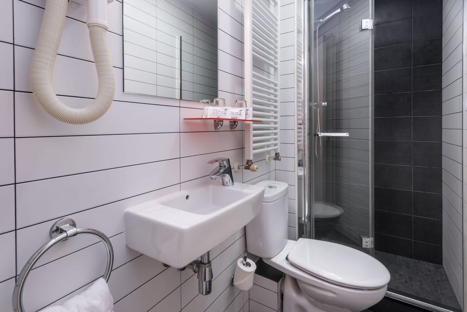 Free toiletries, towels