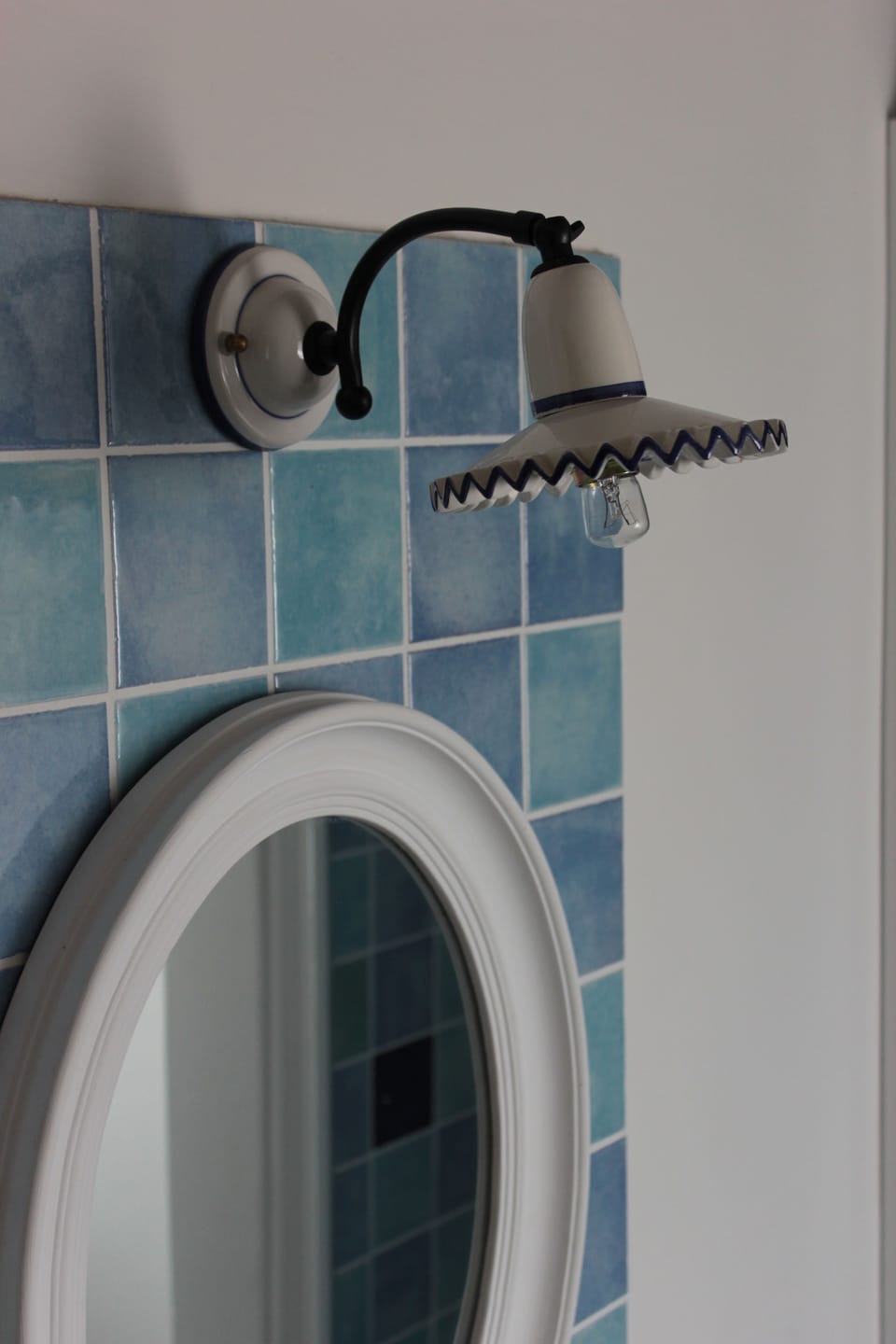 Basic Double Room, 1 Queen Bed, Ensuite, Mountain View | Bathroom | Shower, hair dryer, bidet, towels