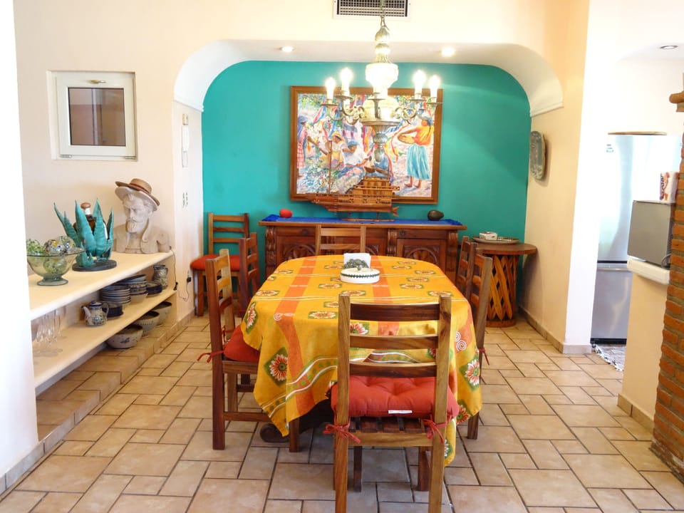 Exclusive Townhome, 2 Bedrooms | In-room dining