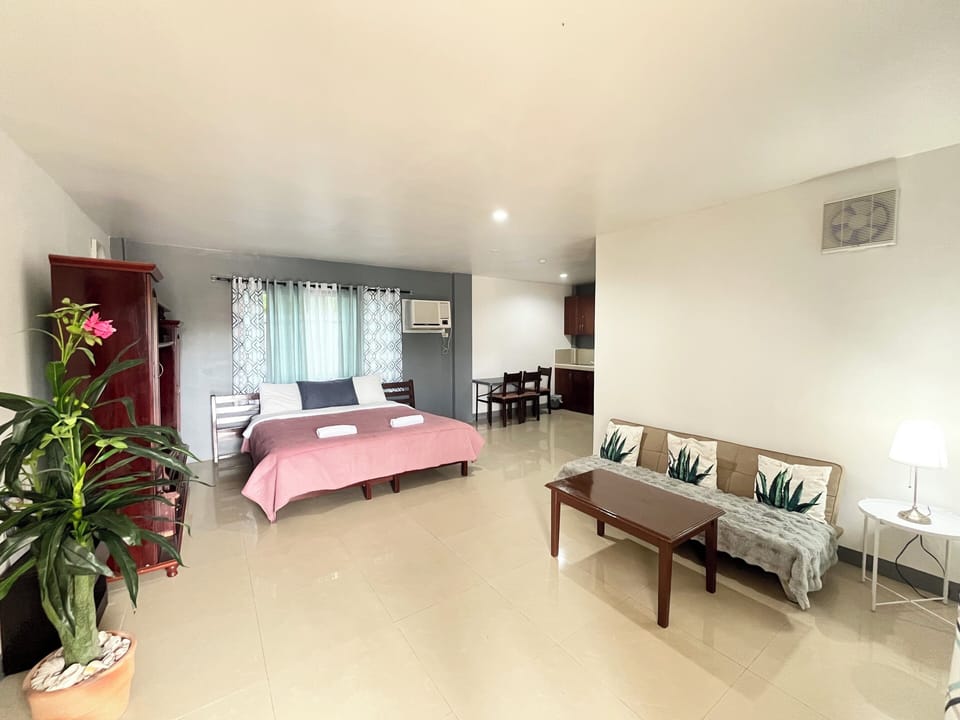 Family Suite | Free WiFi, bed sheets