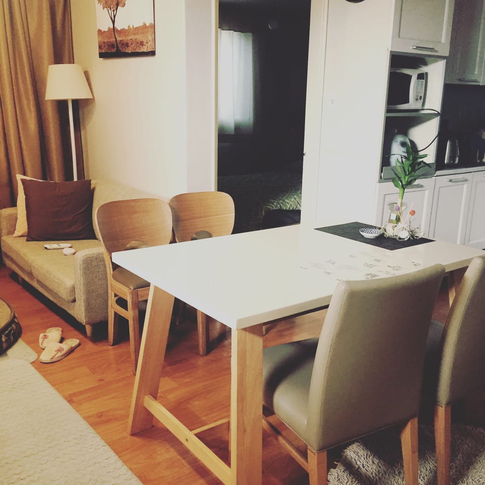 House | Free WiFi