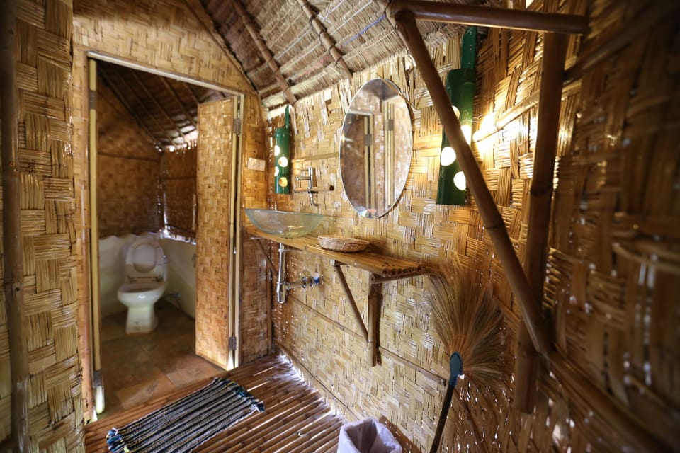 Comfort Bungalow, 1 Queen Bed, Terrace, Lakeside | Bathroom | Shower, free toiletries, hair dryer, slippers
