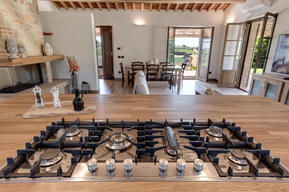Signature Villa | Private kitchen | Fridge, microwave, oven, stovetop