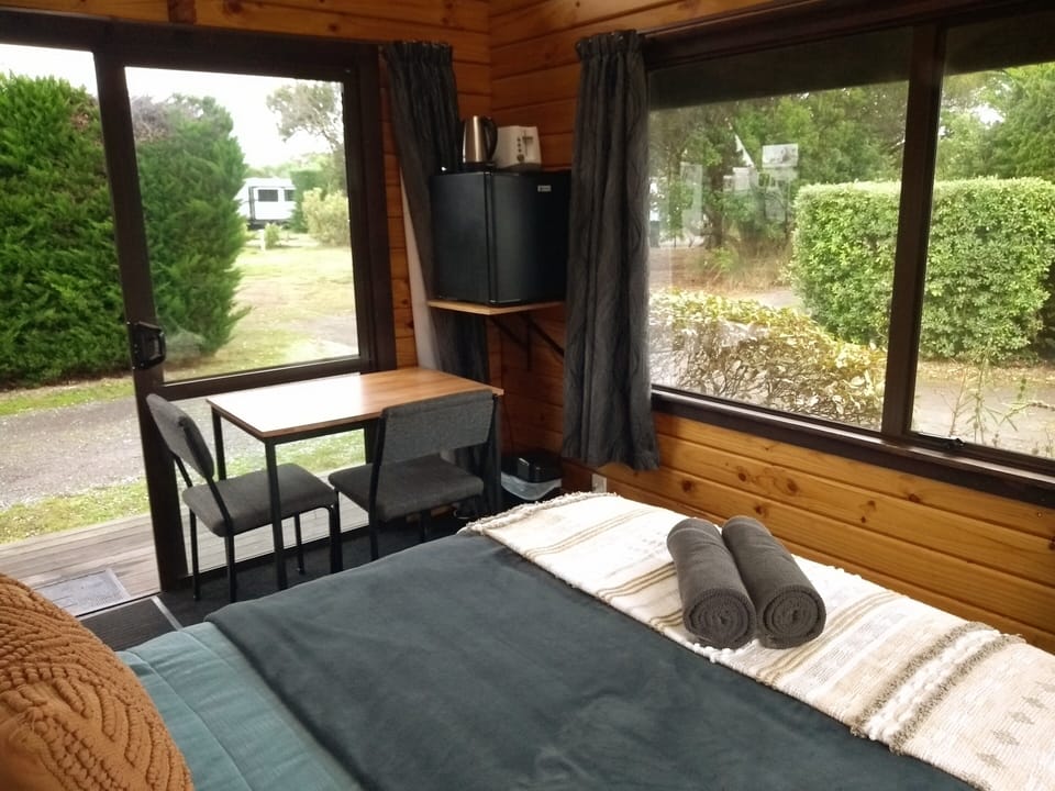 Basic Double Room, 1 Double Bed, Non Smoking | WiFi (free), bed sheets