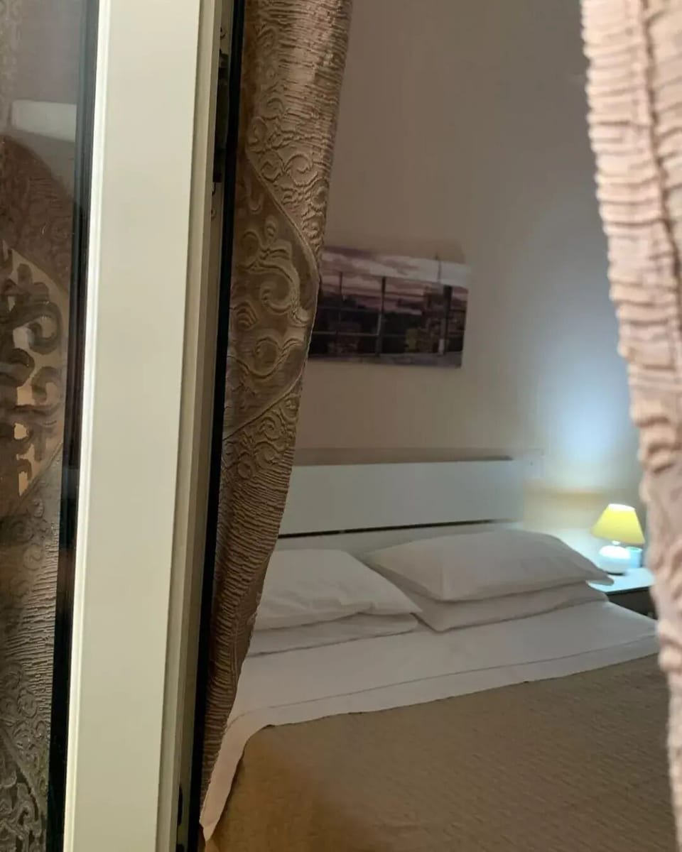 Double Room | Down comforters, memory foam beds, minibar, desk
