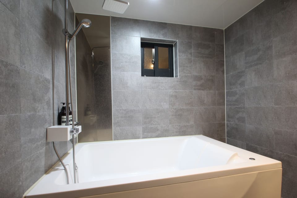 Standard Room (A) | Desk, blackout drapes, soundproofing, iron/ironing board