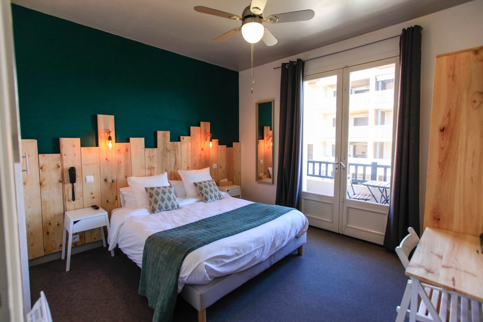 Basic Double Room, Balcony | Individually decorated, individually furnished, blackout drapes