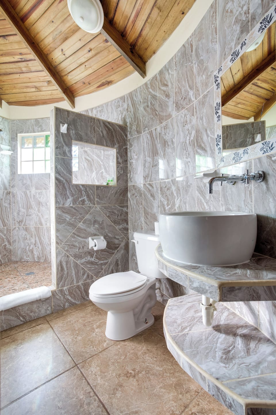 Cottage  | Bathroom | Free toiletries, hair dryer, towels, soap
