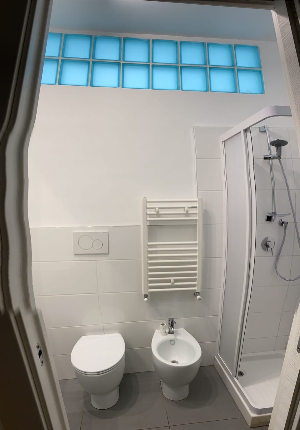 Deep soaking tub, hair dryer, bathrobes, bidet