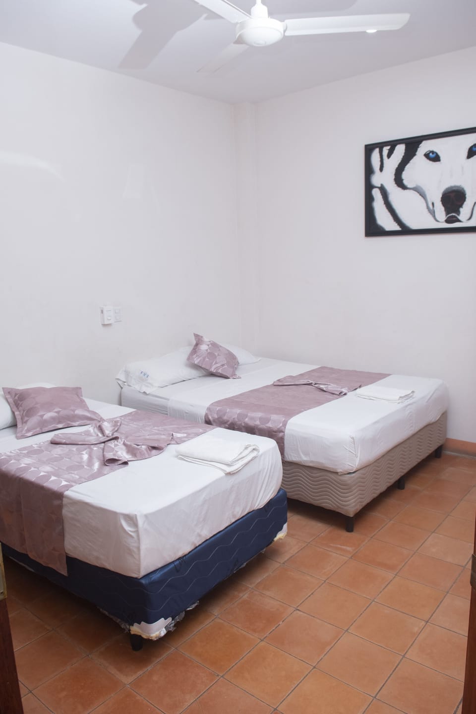 Comfort Triple Room, Multiple Beds | Desk, soundproofing, WiFi (free), bed sheets