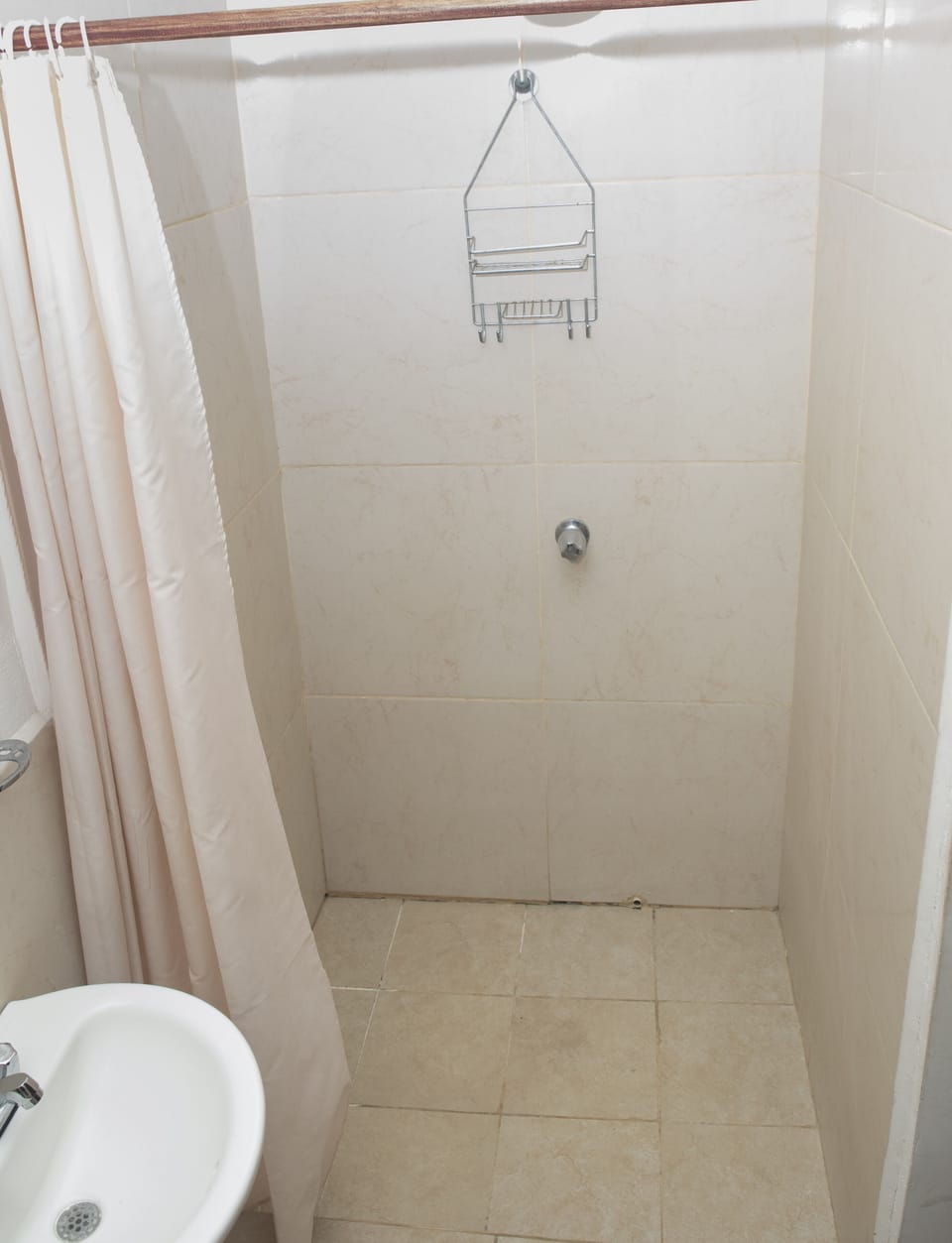 Classic Single Room, 1 Twin Bed, Non Smoking (Only with fan) | Bathroom | Shower, free toiletries, towels