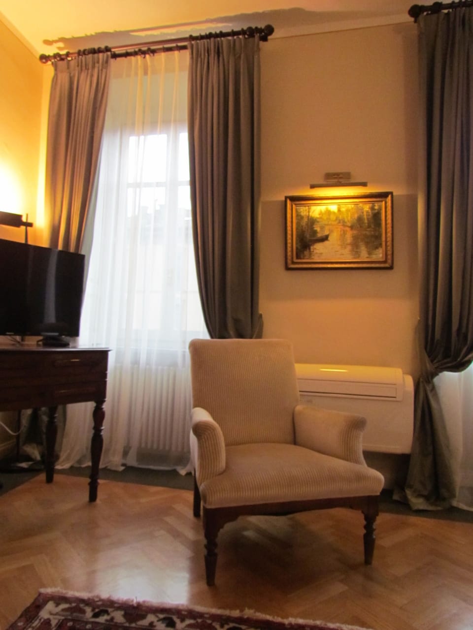 Deluxe Suite, Lakeside | 1 bedroom, minibar, individually furnished, desk