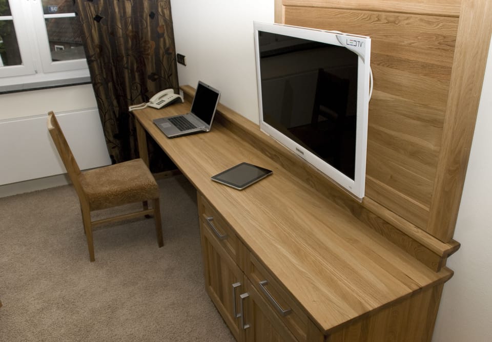 Wellness Suite | Living area | LED TV
