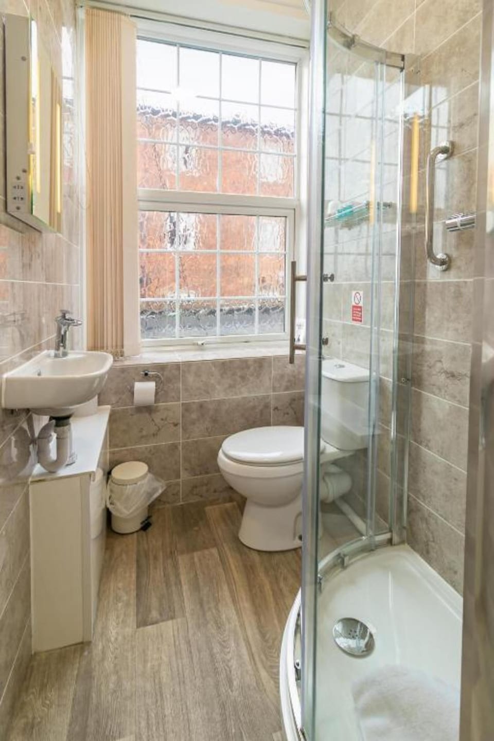 Standard Family Room for 4 | Bathroom | Free toiletries, hair dryer, towels