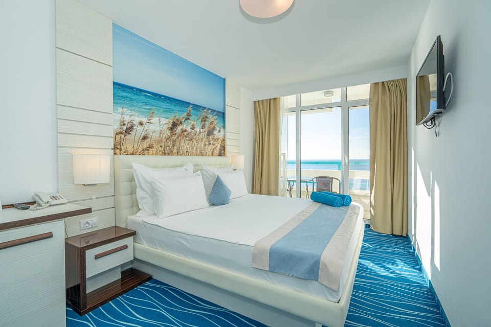 Standard Double Room, 1 King Bed, Sea View | Minibar, in-room safe, soundproofing, free WiFi