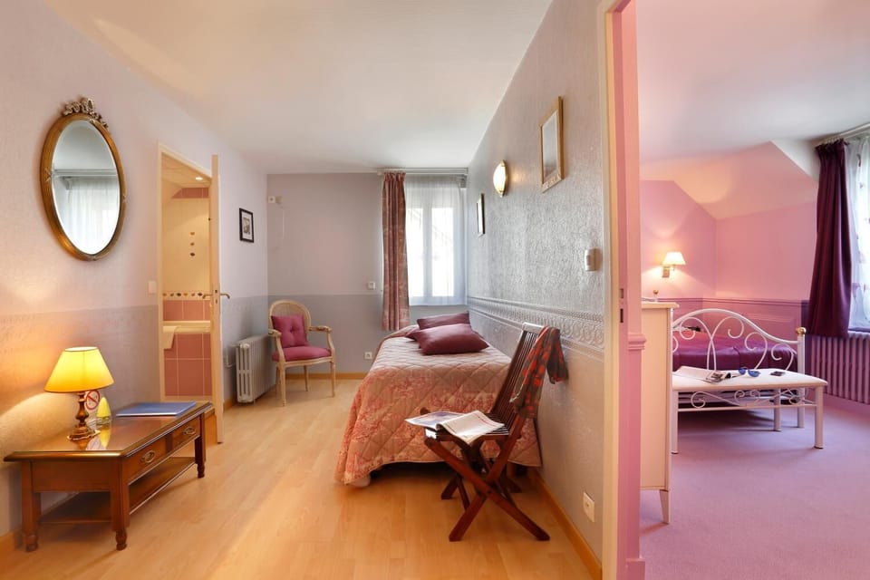 In-room safe, desk, iron/ironing board, free WiFi