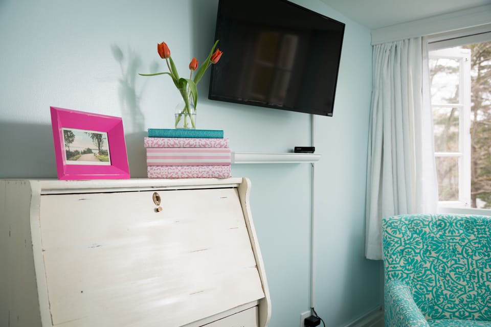 Traditional Queen Room, Private Bathroom, 3rd floor-stairs, RM-6 | Premium bedding, individually decorated, individually furnished