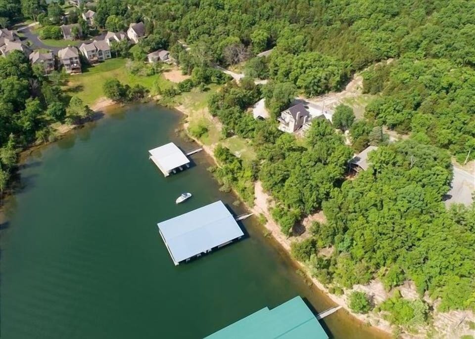 House, 4 Bedrooms | Aerial view