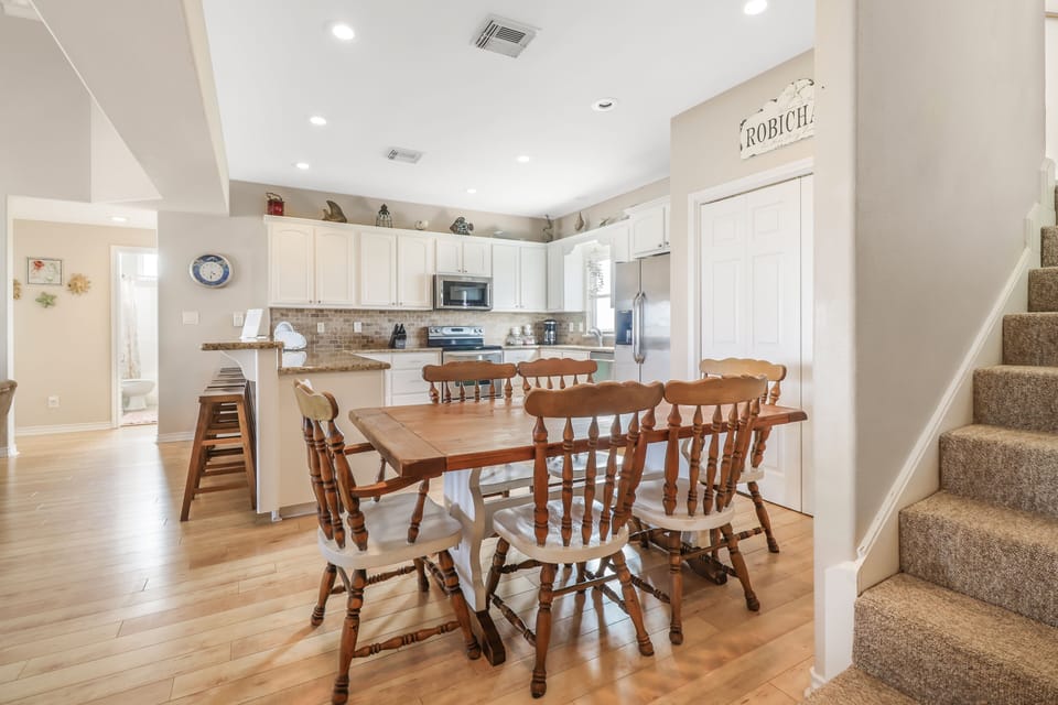 House, 5 Bedrooms | Dining