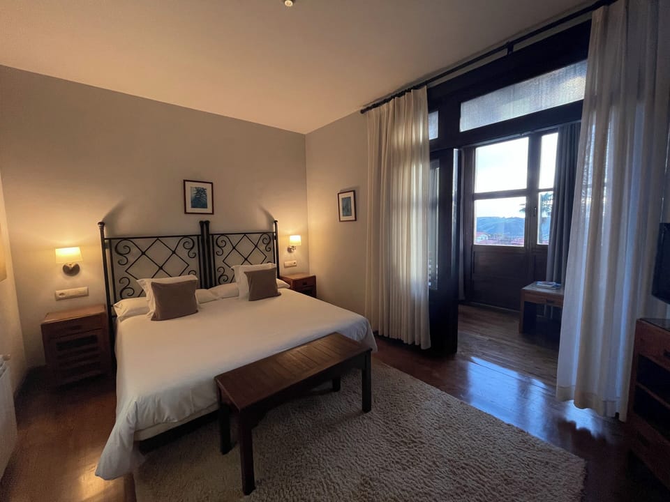 Superior Room, Mountain View | In-room safe, desk, iron/ironing board, free WiFi