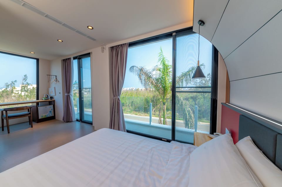 Superior Double Room, Balcony, Courtyard View | Blackout drapes, soundproofing, free WiFi, bed sheets