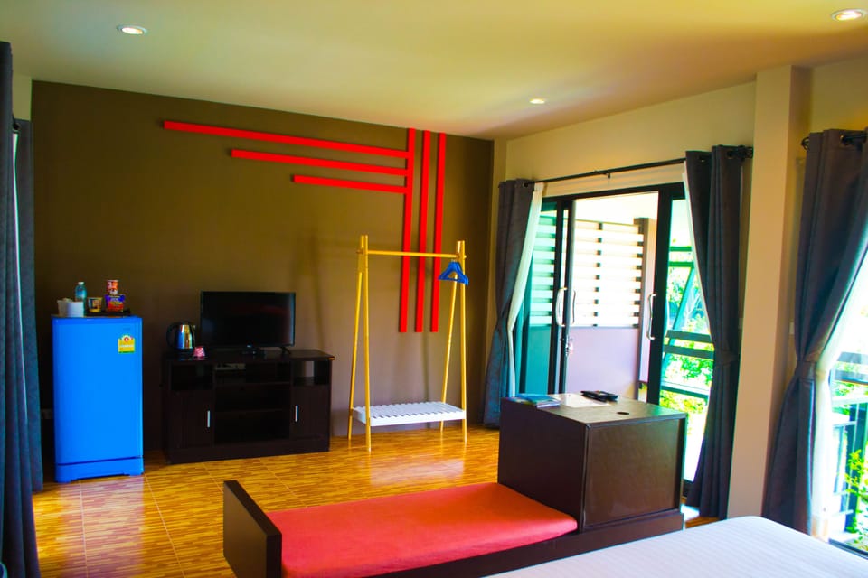 Deluxe Double Room | Minibar, blackout drapes, free WiFi, bed sheets