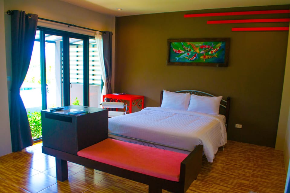 Deluxe Double Room | Minibar, blackout drapes, free WiFi, bed sheets