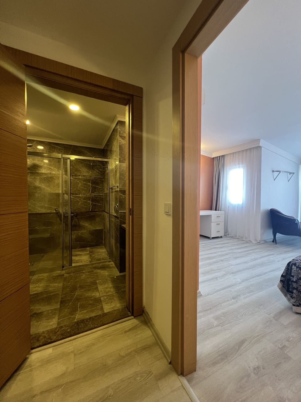 Luxury Room, 1 Queen Bed, Sea View | Bathroom | Shower, free toiletries, hair dryer, slippers