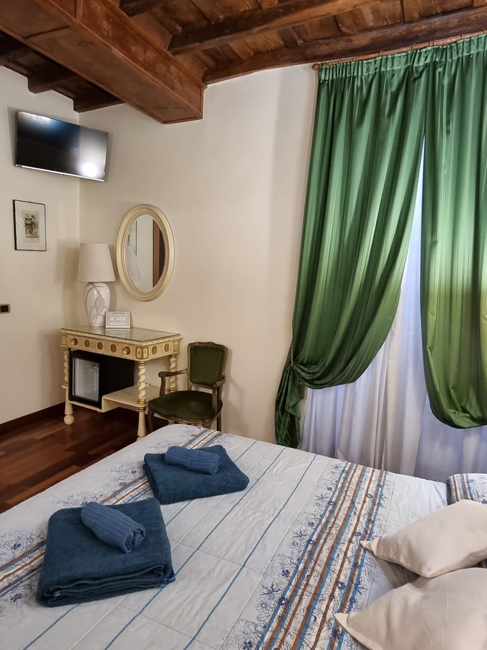 Deluxe Double Room | 2 bedrooms, desk, free WiFi, bed sheets