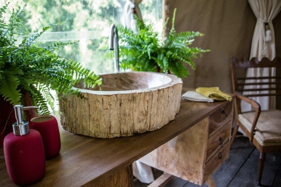 Bathroom sink