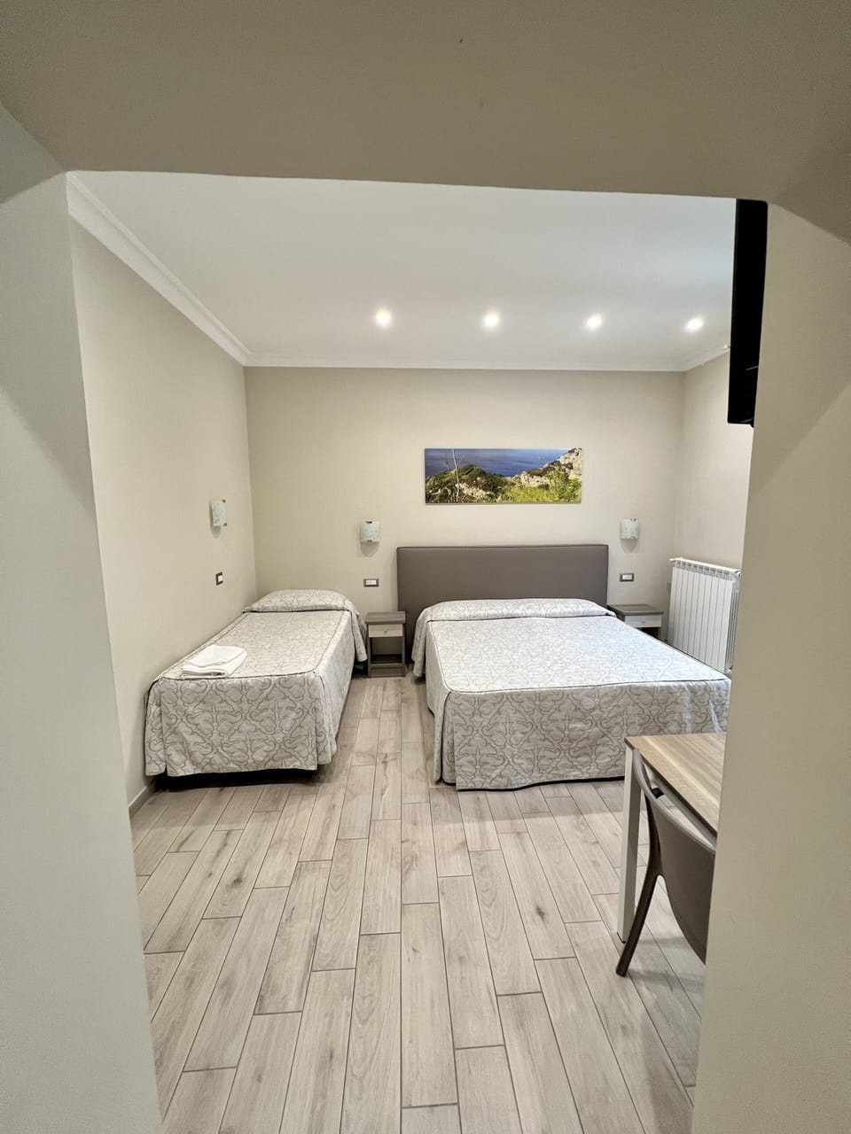 Comfort Triple Room | Hypo-allergenic bedding available, desk, laptop workspace, WiFi (free)
