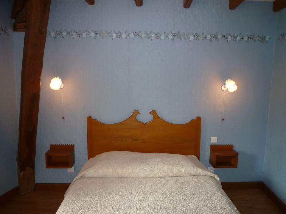 Double Room | Individually decorated, individually furnished, desk, blackout drapes