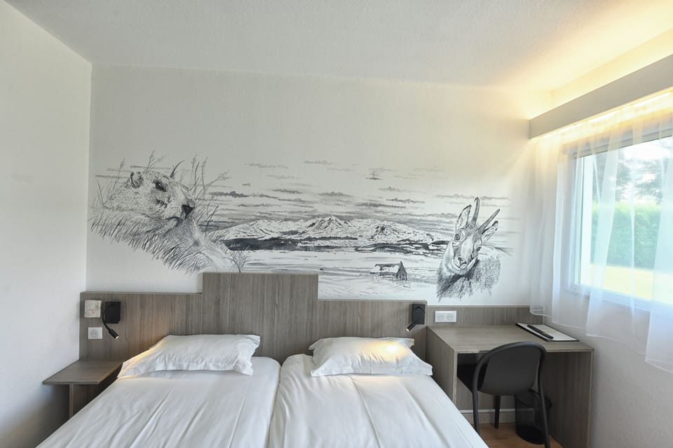 Twin Room | Premium bedding, individually decorated, individually furnished, desk