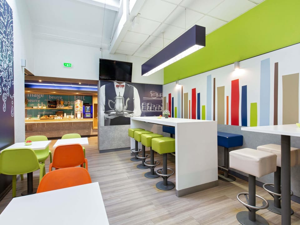 Buffet breakfast on weekdays (EUR 9.9 per person)