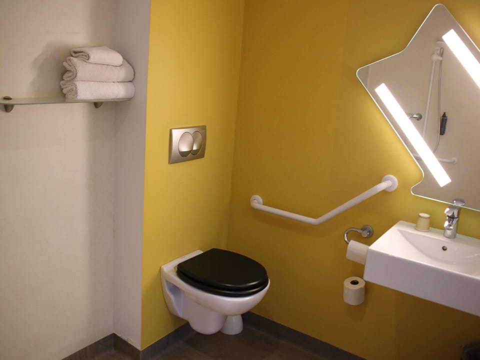 Room, Multiple Beds, Accessible | Laptop workspace, soundproofing, iron/ironing board (on request)