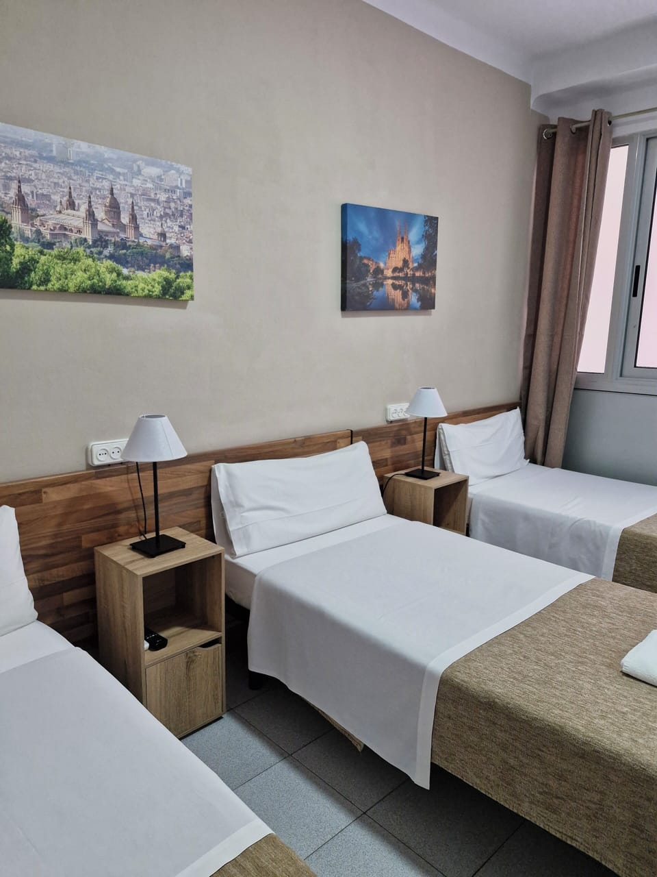 Triple Room, Private Bathroom | Desk, iron/ironing board, free WiFi, bed sheets