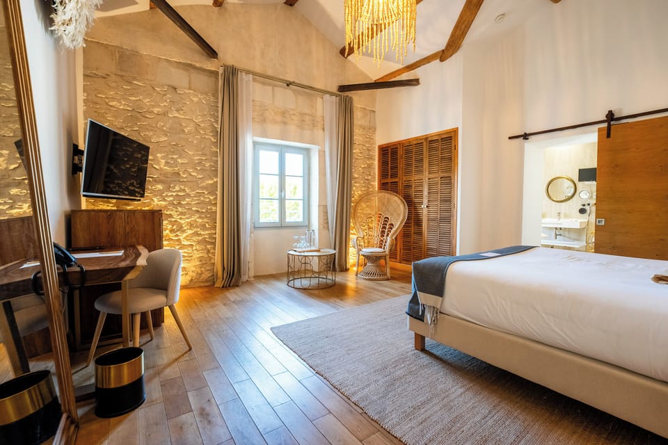 Premium Room | Premium bedding, minibar, in-room safe, individually decorated