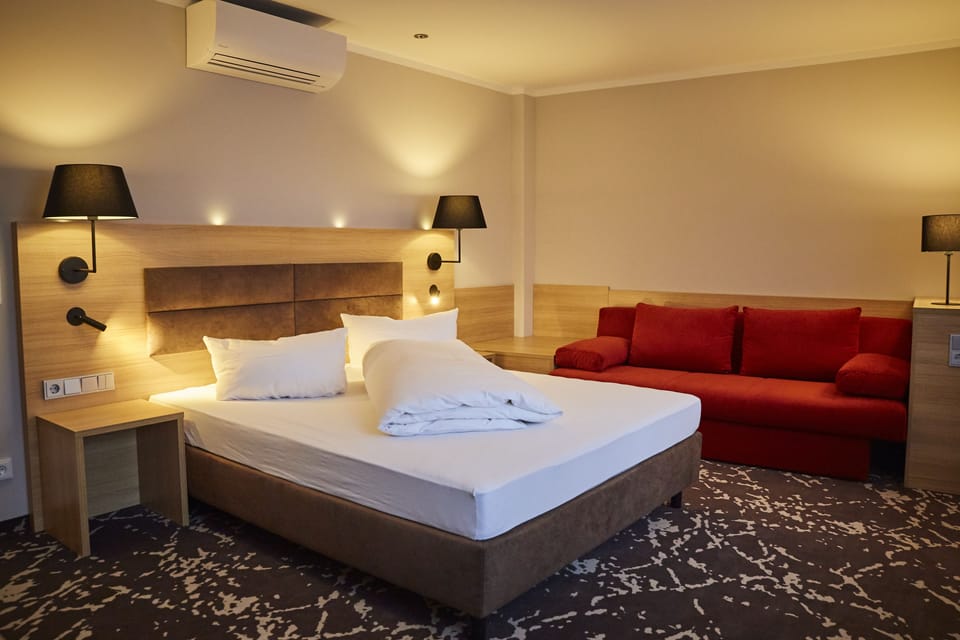 Deluxe Double Room Single Use | In-room safe, desk, blackout drapes, soundproofing