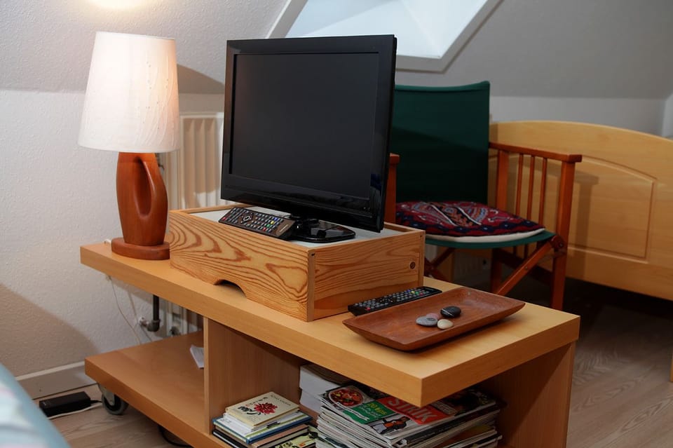 Family Room, Shared Bathroom | Room amenity