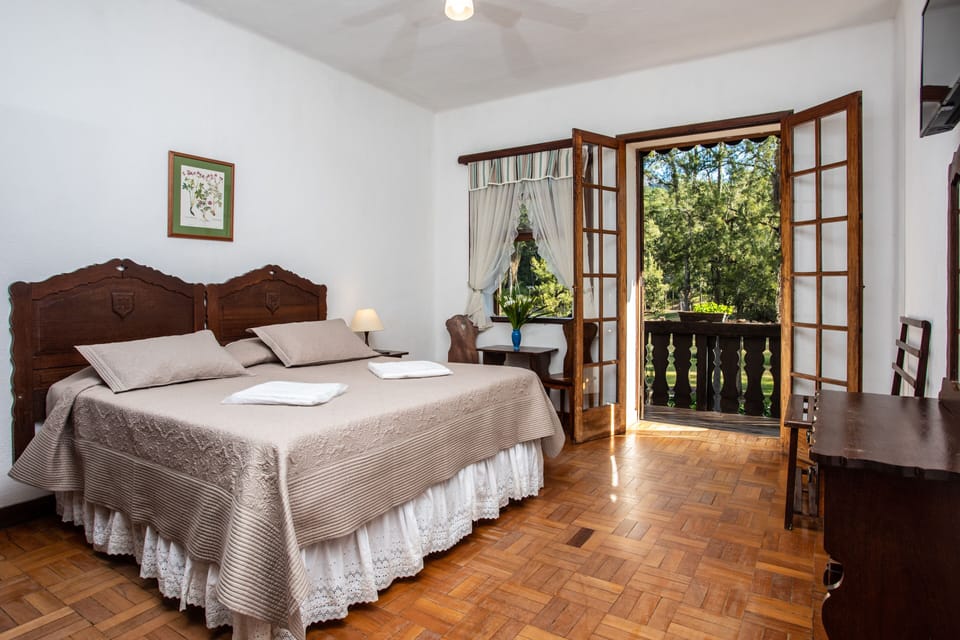 Superior Suite | Minibar, free cribs/infant beds, free WiFi