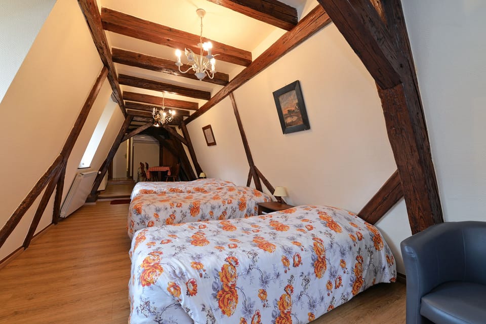 Family Room | Soundproofing, WiFi (free), individually decorated