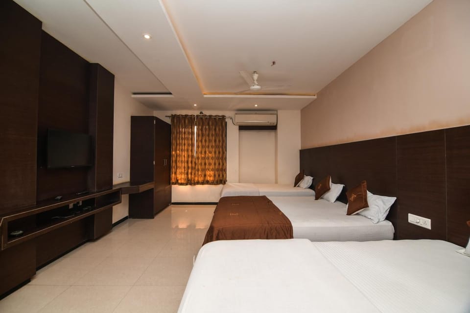 In-room safe, desk, laptop workspace, soundproofing
