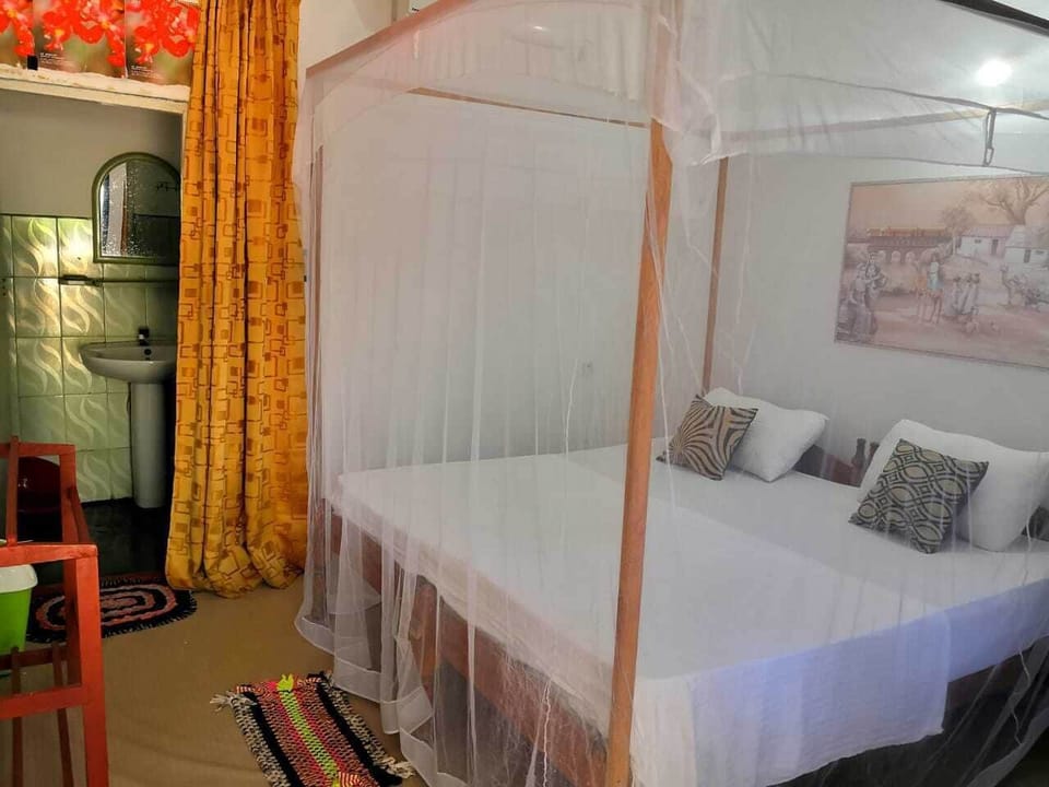 1 bedroom, in-room safe, desk, iron/ironing board