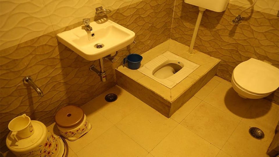 Shower, free toiletries