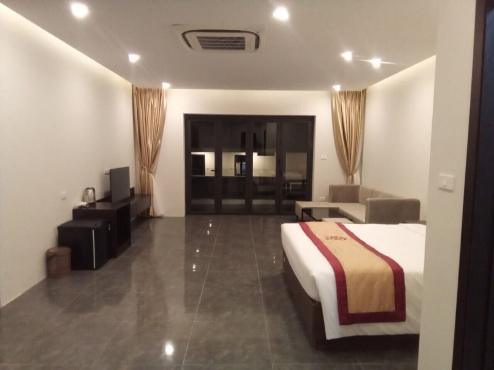 Family Bungalow | Minibar, desk, blackout drapes, free WiFi